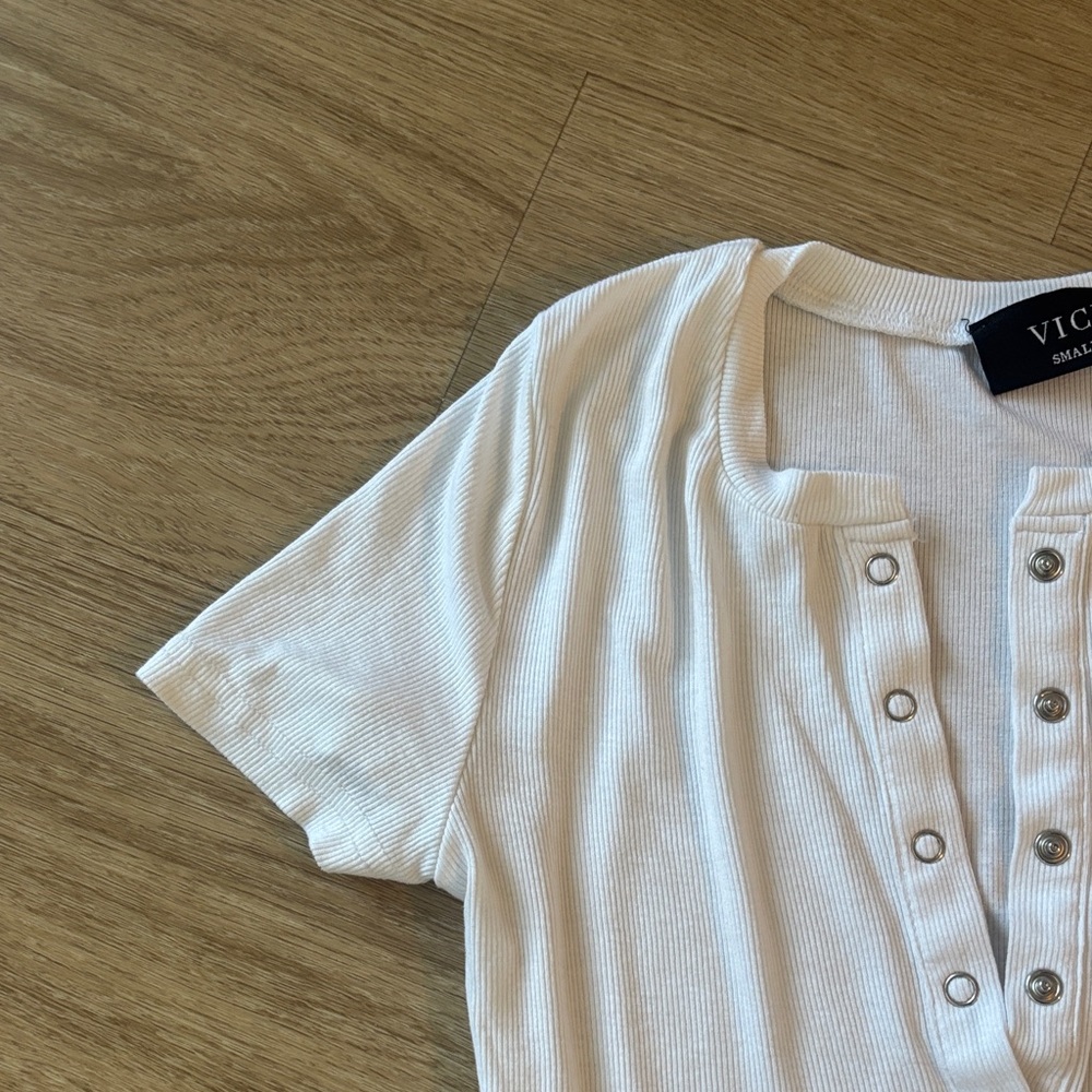 Vici Collection White Rubbed Button-Up Bodysuit - image 4